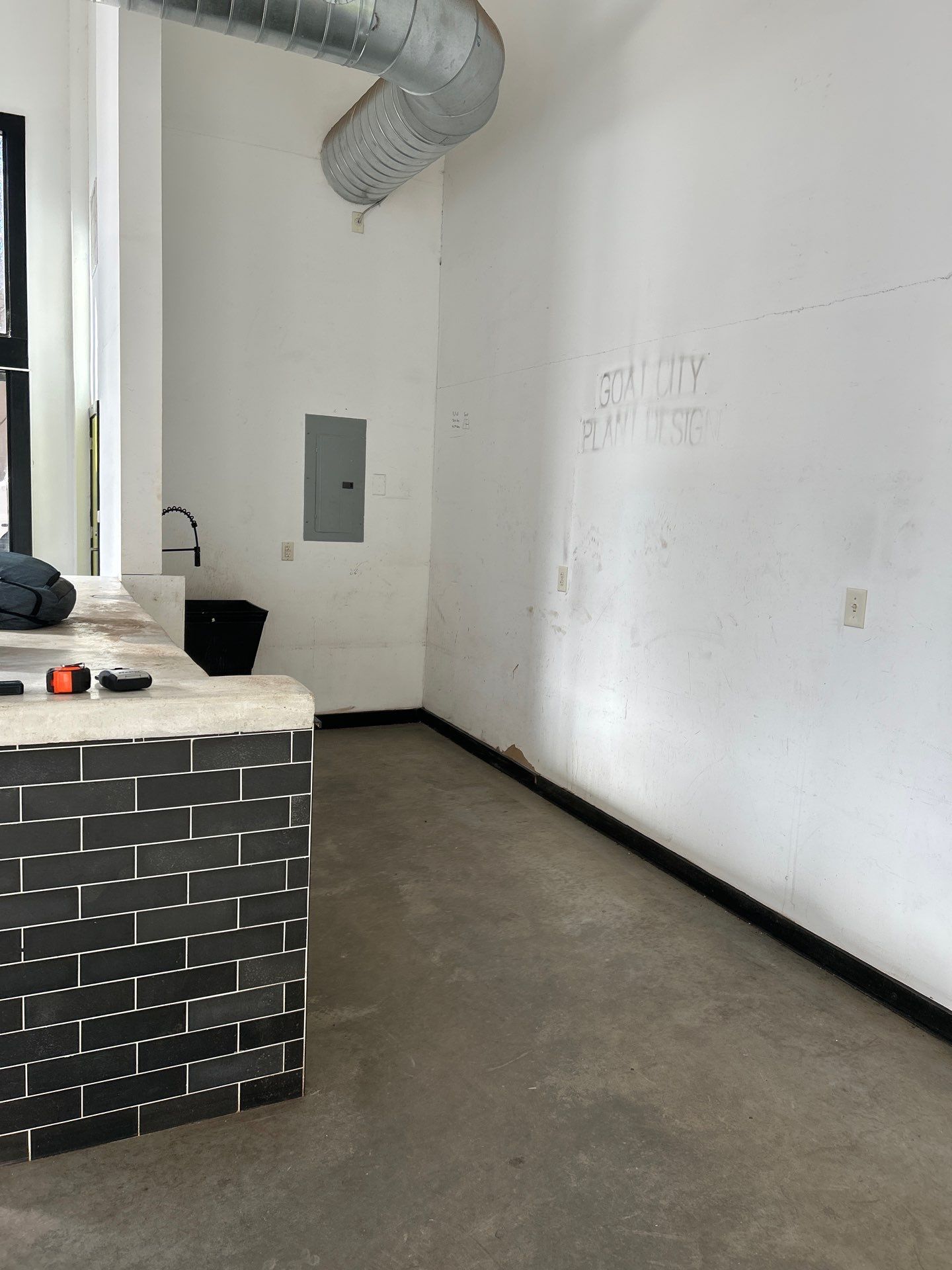 Commercial Retail Build Out for Verizon Mobile in Atlanta by Mark Allan Contracting