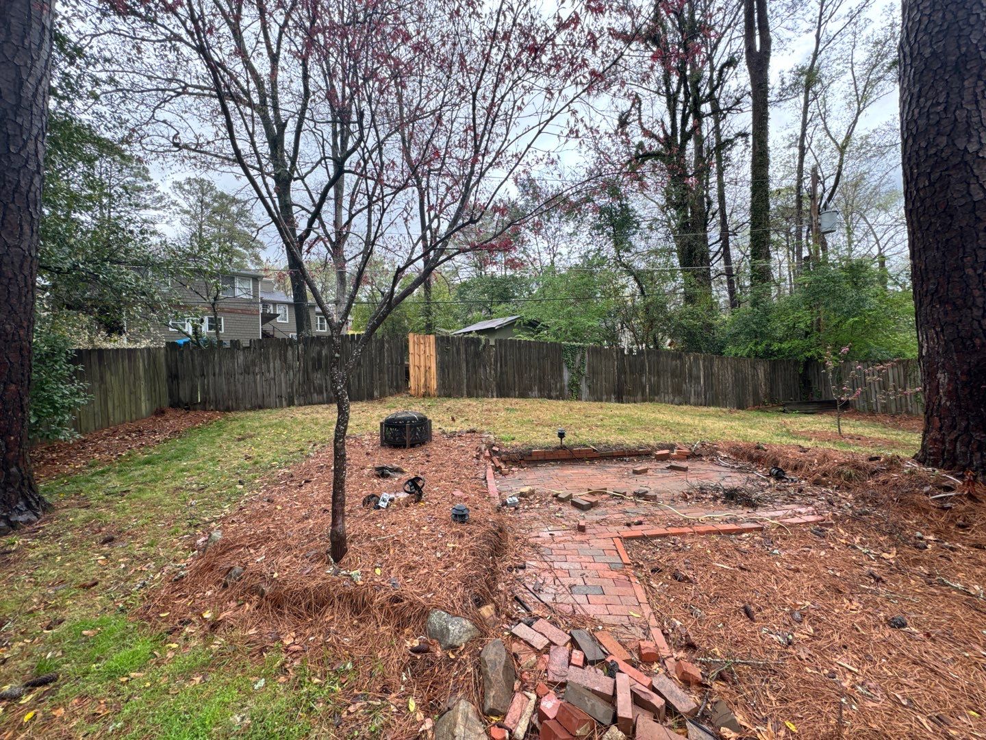 Bald Ridge - Traditional Fence by Pillar and Pine