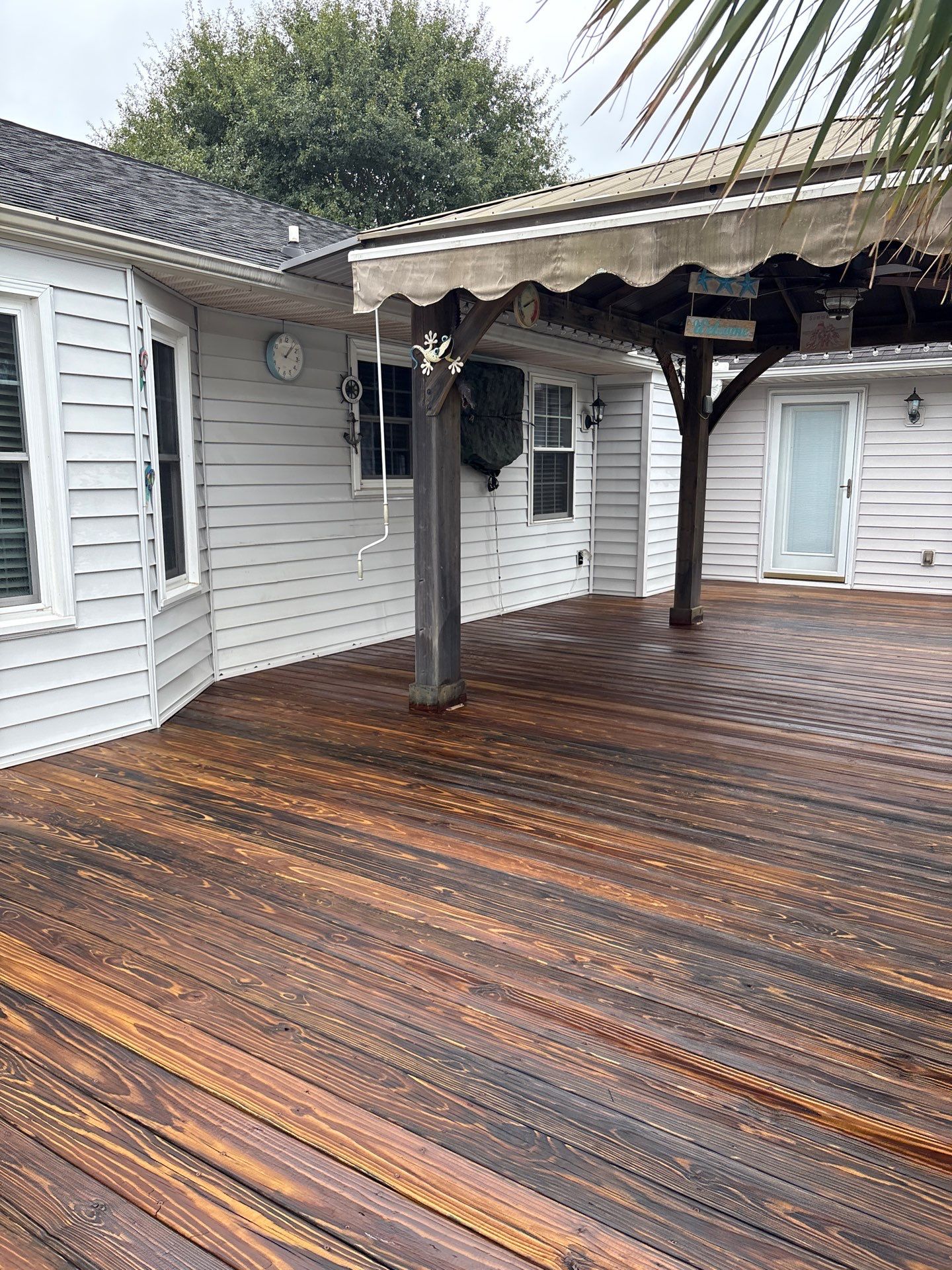 Wood Deck using Wood Sealant by DuraSeal