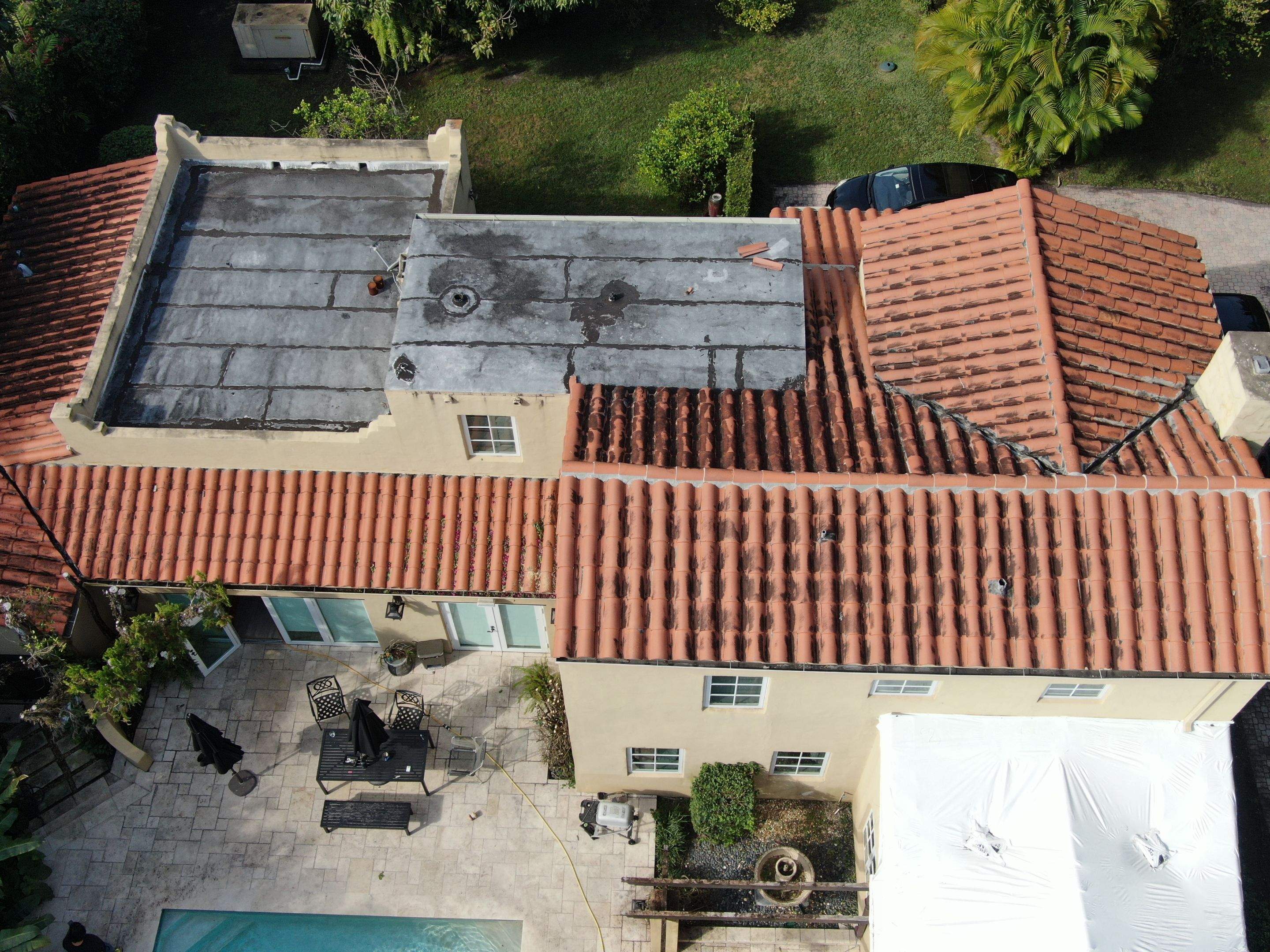 Verea Spanish S  - Fume Color by Istueta Roofing