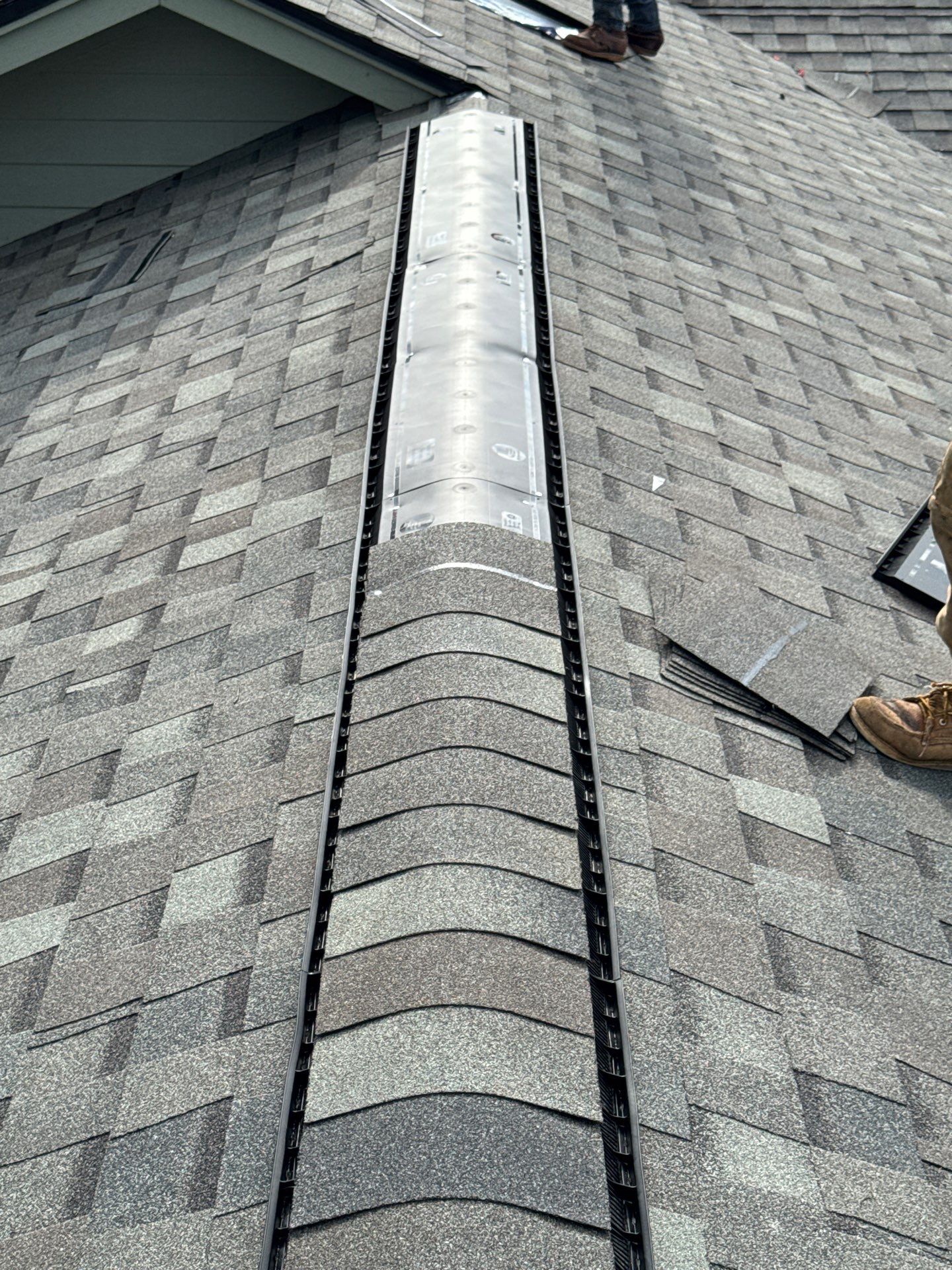 Roof Replacement louise by Roof Repair Company