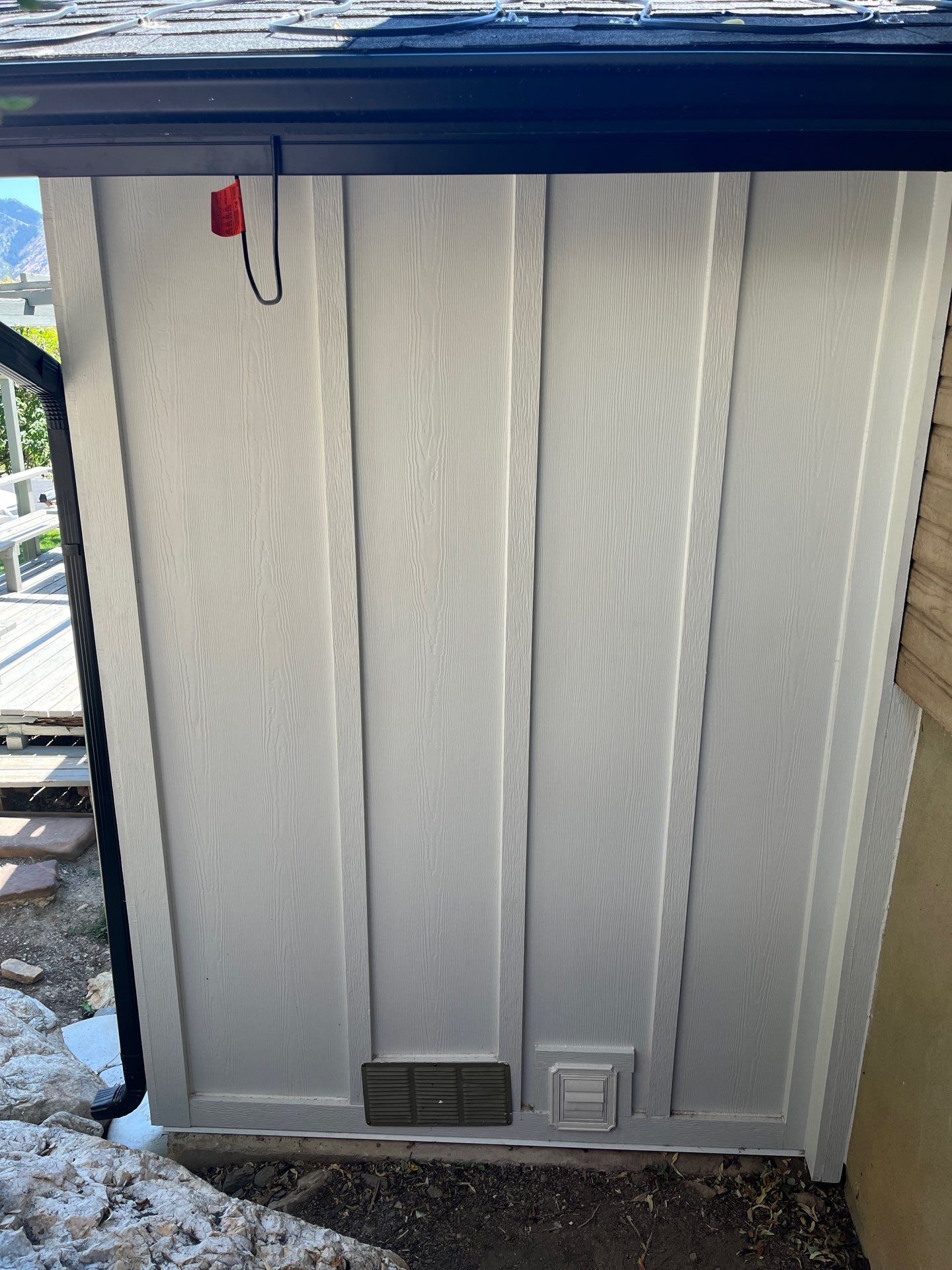 North Ogden | Hardie B&B & Wood-Tone Accent | Arctic White by Ideal Siding Utah