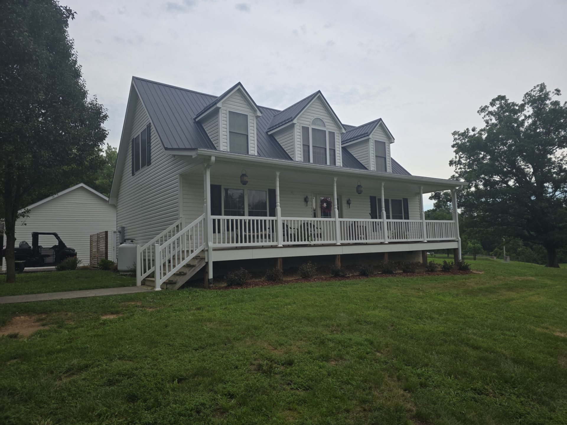 Wine Residence by Omnia Roofing