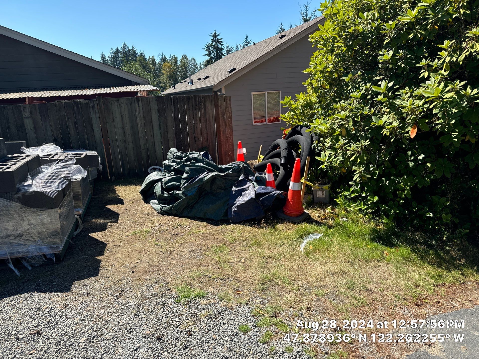 Jireh Outdoor Projects | Retaining Wall & Fence Build by Jireh Asphalt & Concrete Inc 