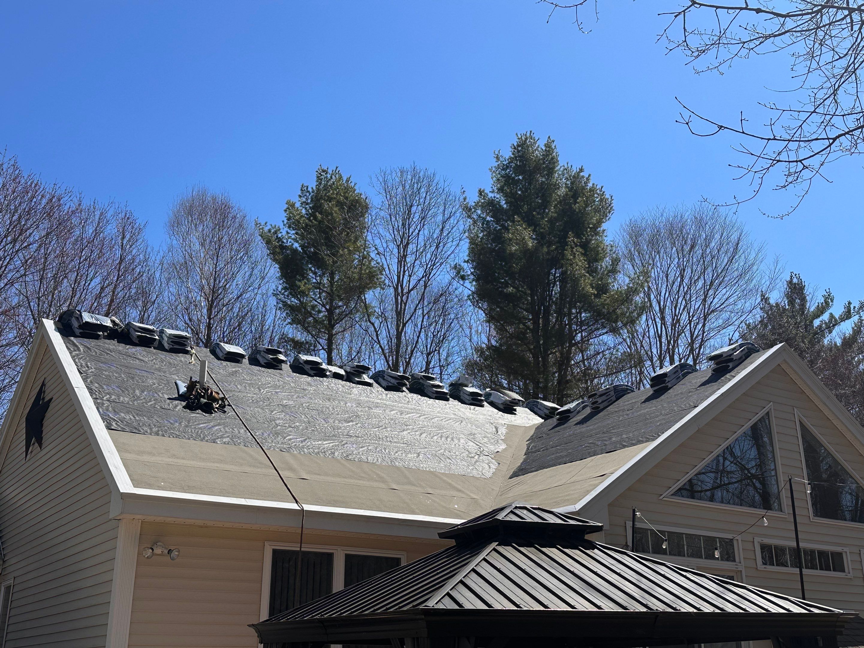 Vinyl Siding and Asphalt Roofing Replacement in Deerfield by Tall pine roofing