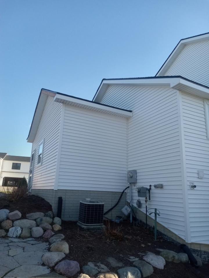 Siding Replacement using Certainteed Classic Restoration D4 by 180 Contractors