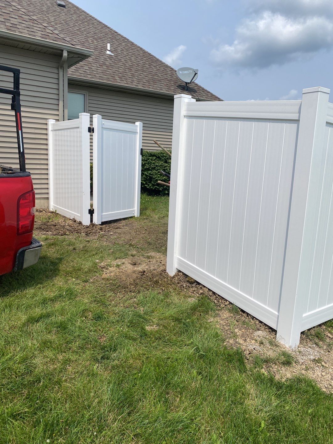 vinyl fence using vinyl fence by Kraz Construction