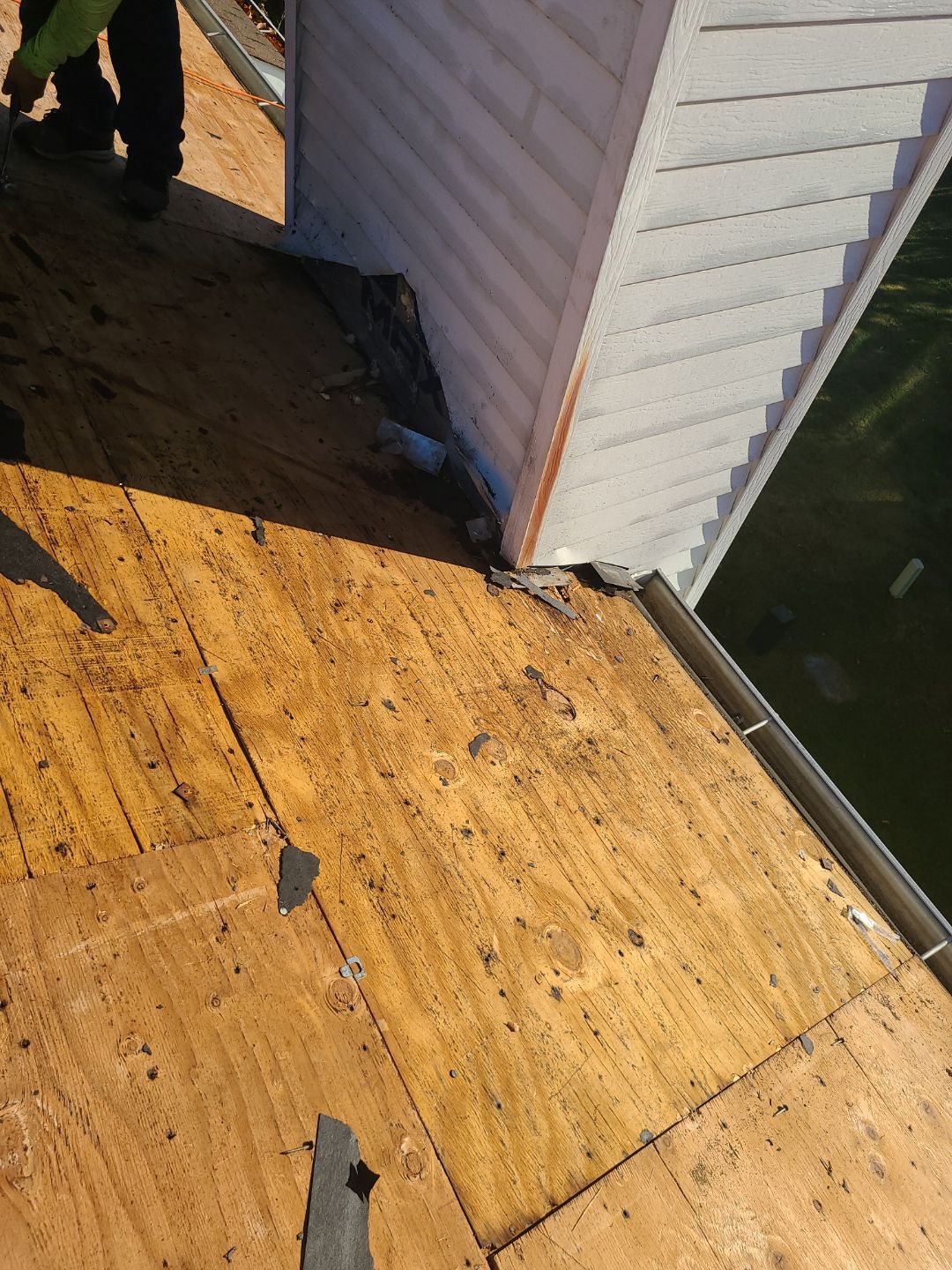 Woodbridge: Residential Roof Replacement with CertainTeed Landmark Pro in Max Def Moire Black by RM Banning, Inc.