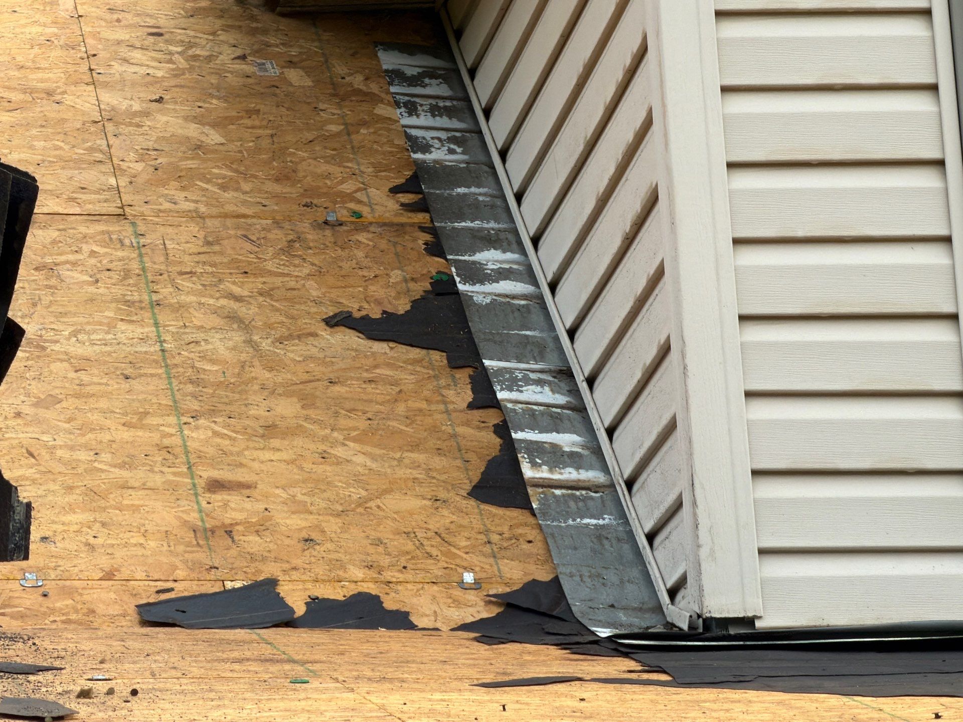 Residential Roof Replacement and Siding Installation in Franklin, OH by XPRO ELITE LLC