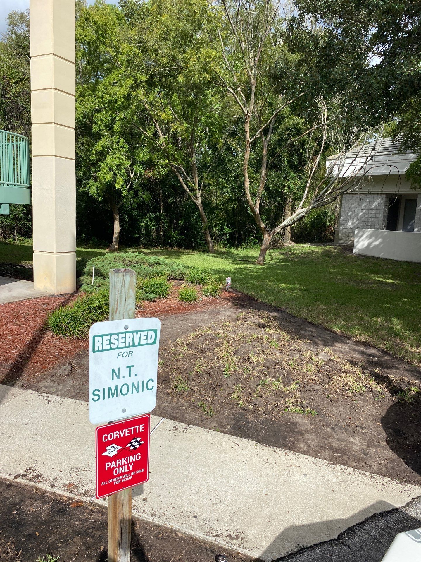 Simonic II | Business Complex Landscape by ProGreen Services