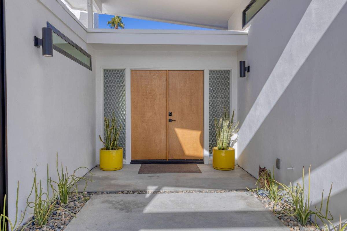 Palm Springs Midcentury Modern Home by One Stop Source
