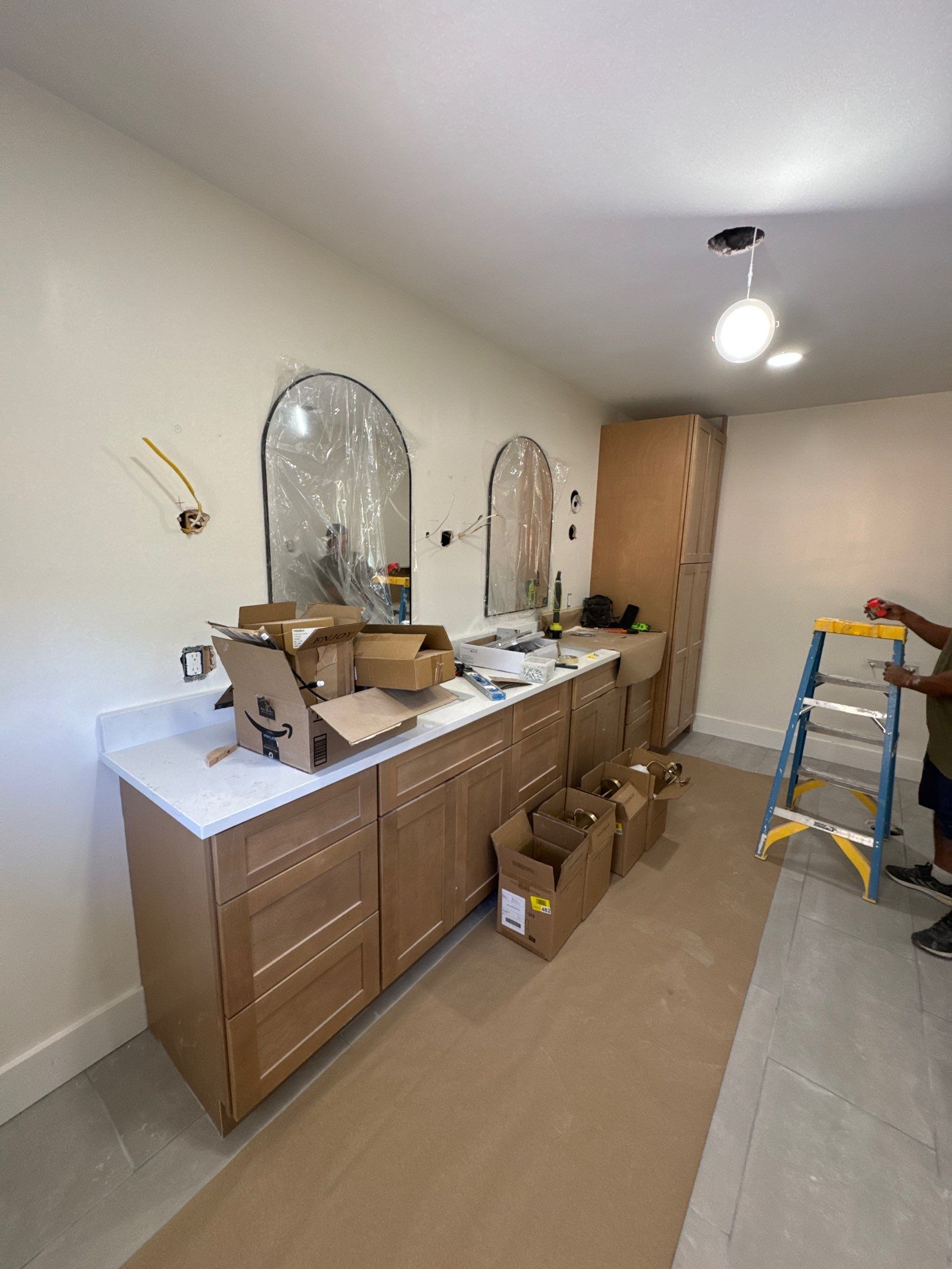 Layout-Loving Kitchen: Premium Cabinets Delivered in 7 Days Flat by Tibi Soli LLC