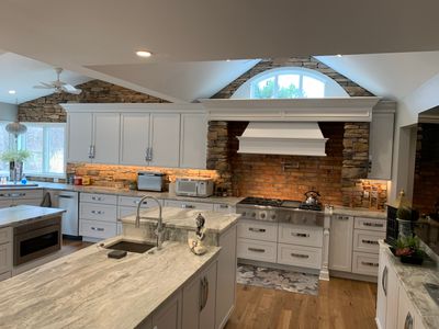 Kitchen Remodel using Weathered Brick IMAGIO Solid Glass Backsplash