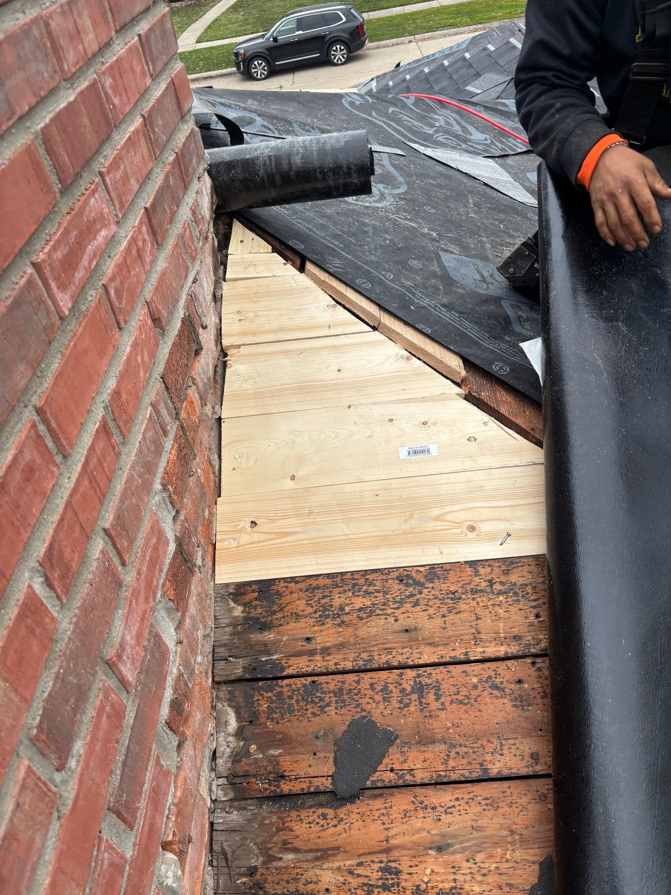 Roof Replacement using Owens Corning Onyx Black by 180 Contractors