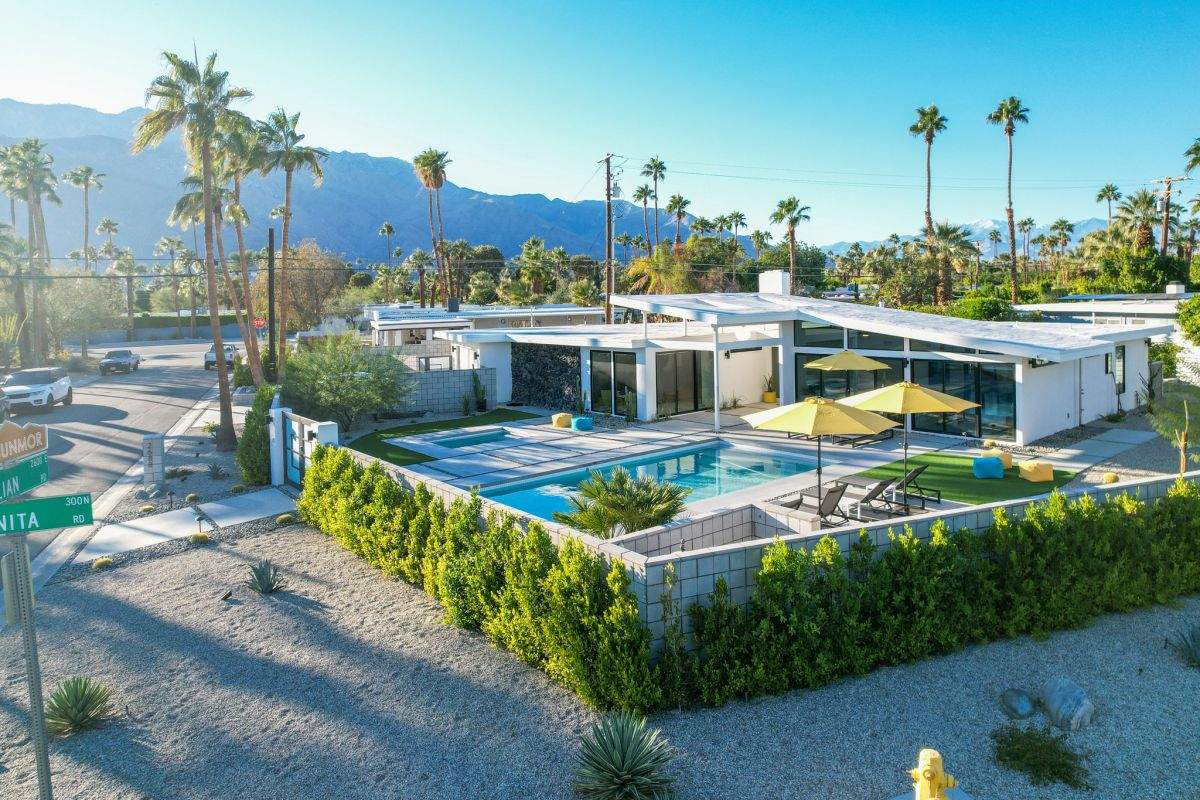 Palm Springs Midcentury Modern Home by One Stop Source