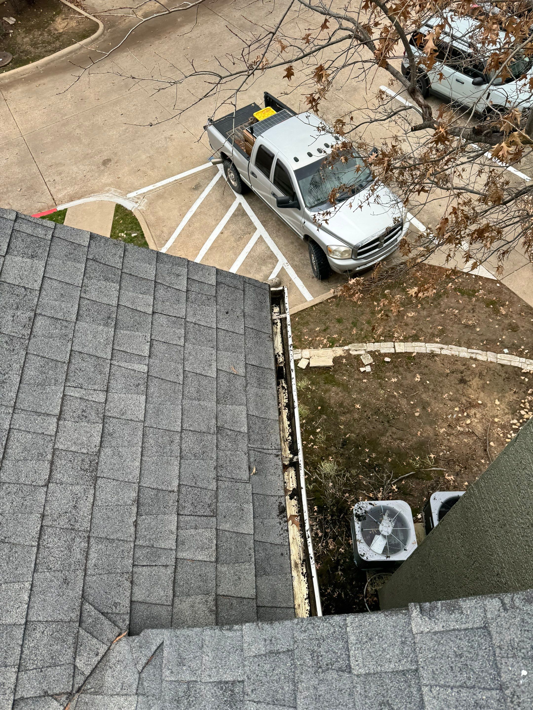 Commercial gutter cleaning Tulsa after photo with clean gutters