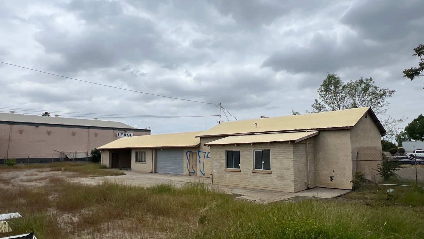 Spray foam and coatings using Conklin Benchmark/PUMA XL by Straight Edge Roofing Inc