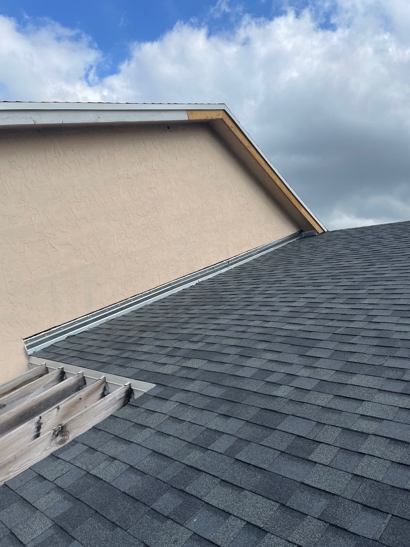 Residential Re-Roof using Owens Corning Duration Shingle in Estate Grey by First Due Roofing