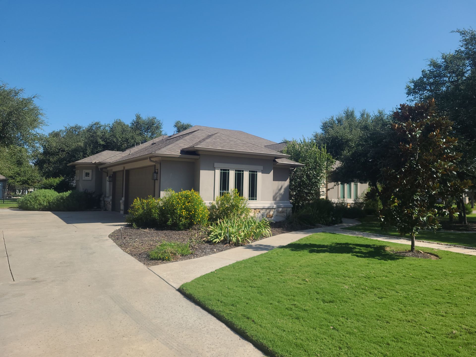 Class IV, Malarkey Vista  by Oakwood Roofing and Construction, LLC