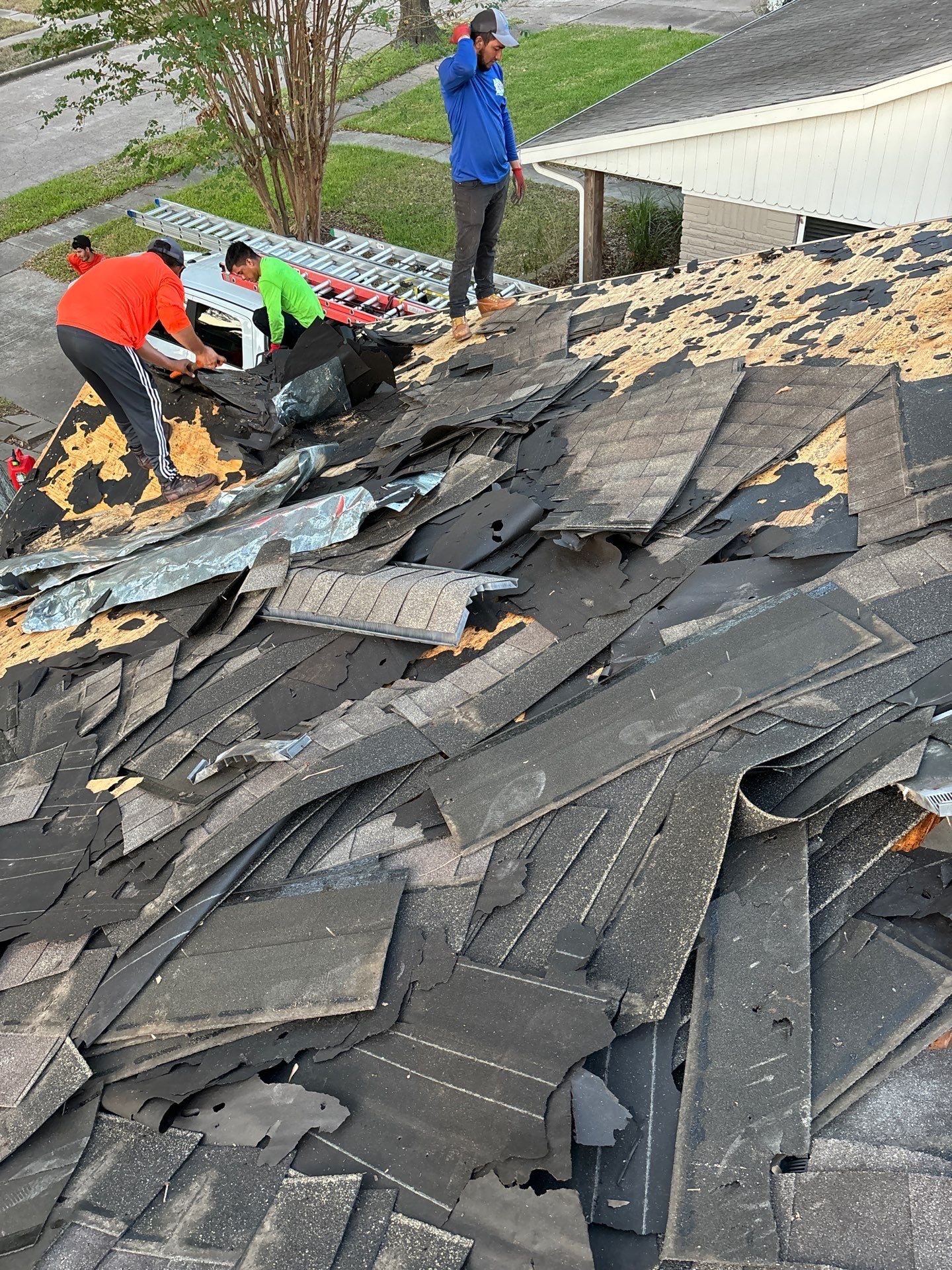 Residential Roofing Installation using Owen's Corning Duration (Lifetime) Shingles by Roof Repair Company