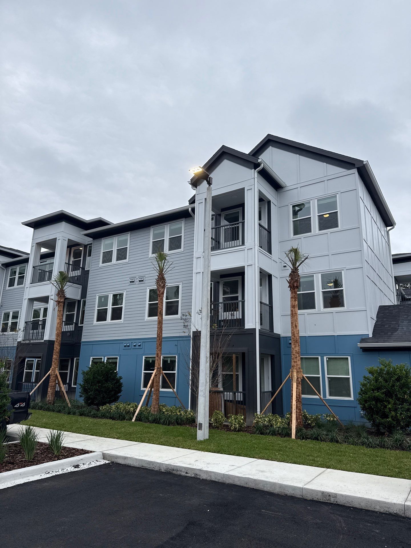 7-Inch Seamless Gutters for Large Roofs in Daytona Beach FL by Gutter Professors