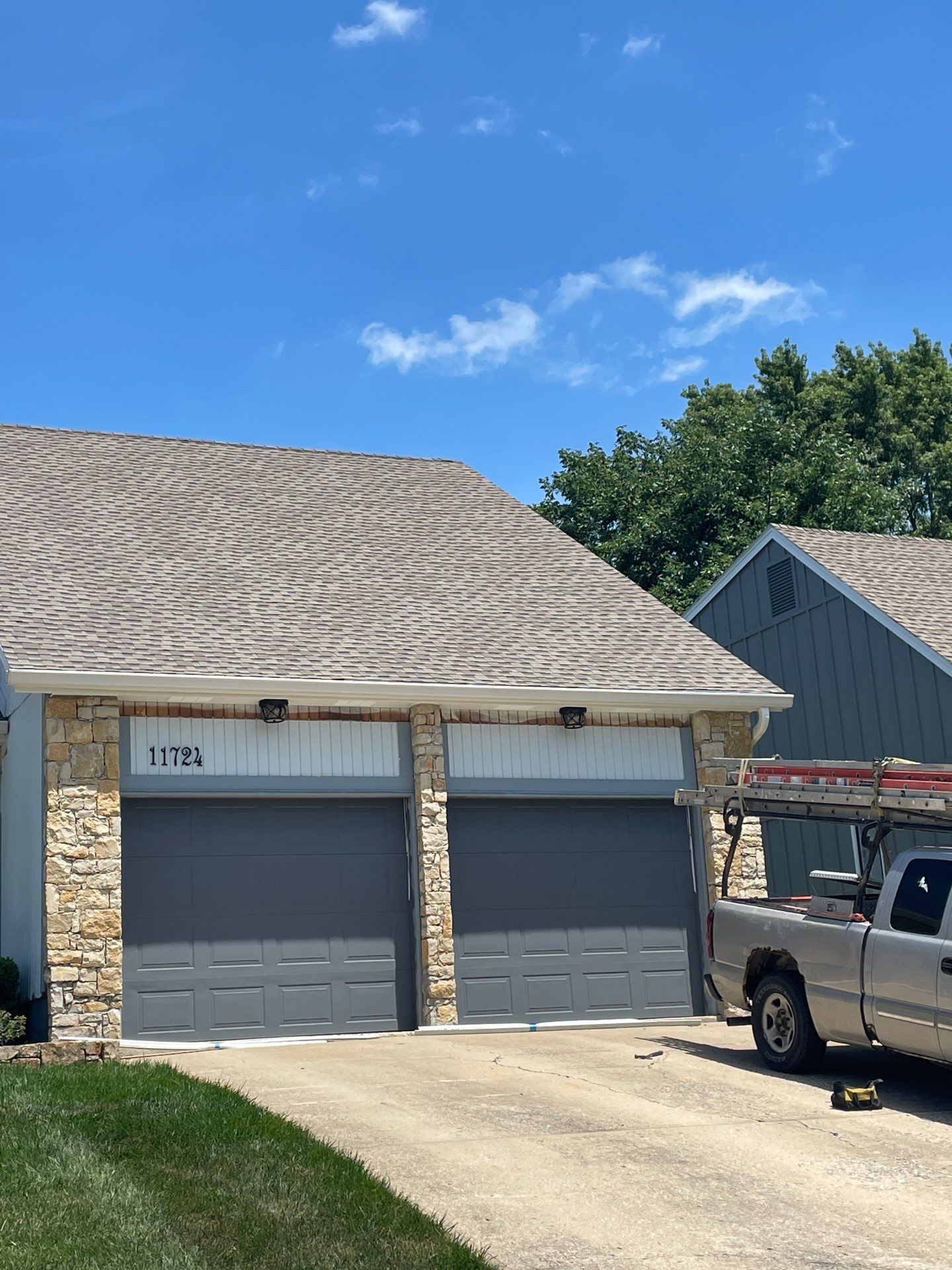 James Hardie siding in Overland park  by EEC  Windows, Siding & Roofing 