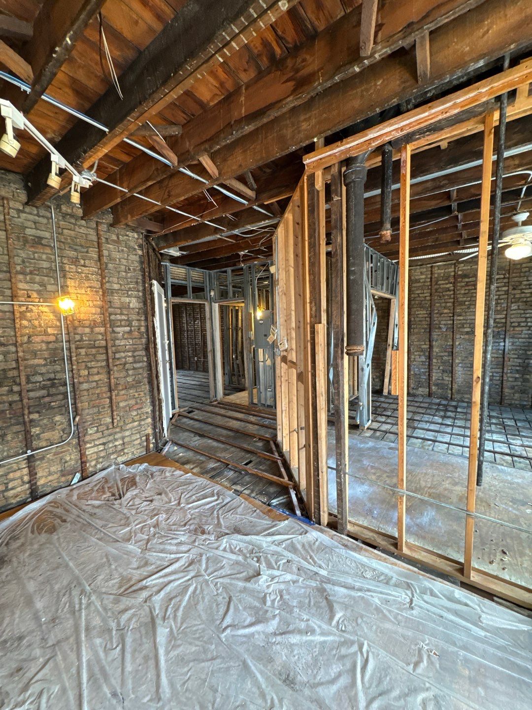 Multi-Unit Fire Damage Mitigation and Structural Drying in Chicago by Chicagoland Water Medics