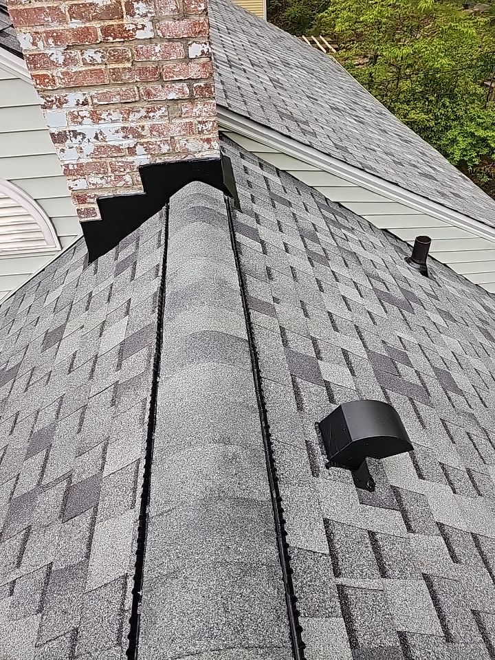 ATLAS PINNACLE COLOR: HEARTHSTONE DRIP EDGE: WHITE by Eagle Eye Roofing