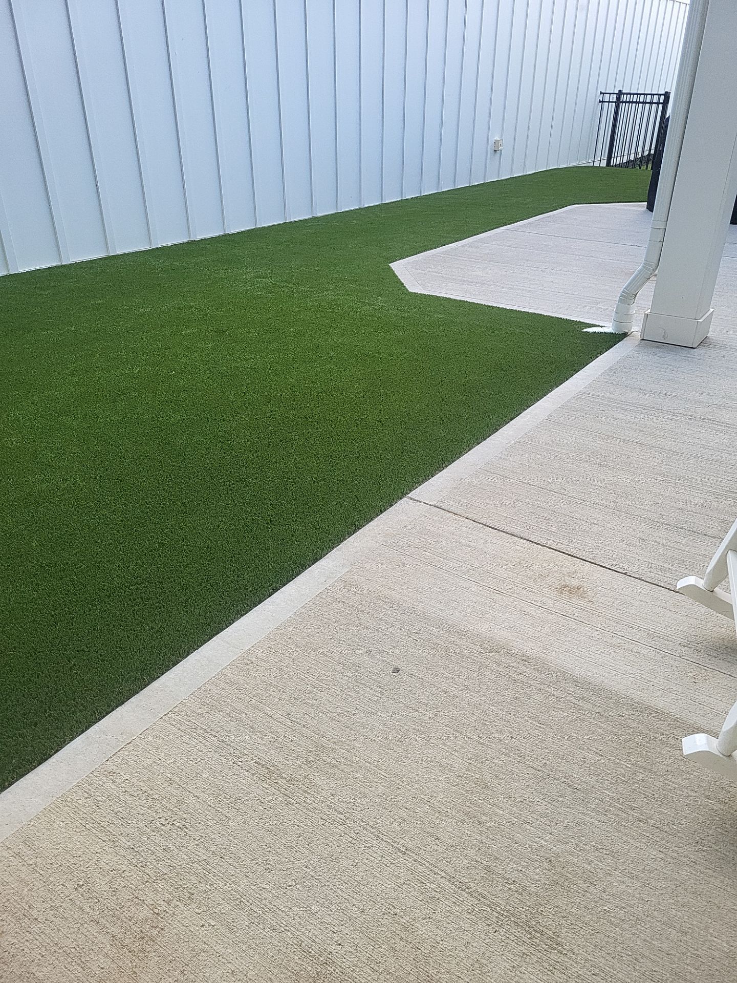 MI Development Homes Turf Side Yard in New Albany by Southwest Greens Midwest