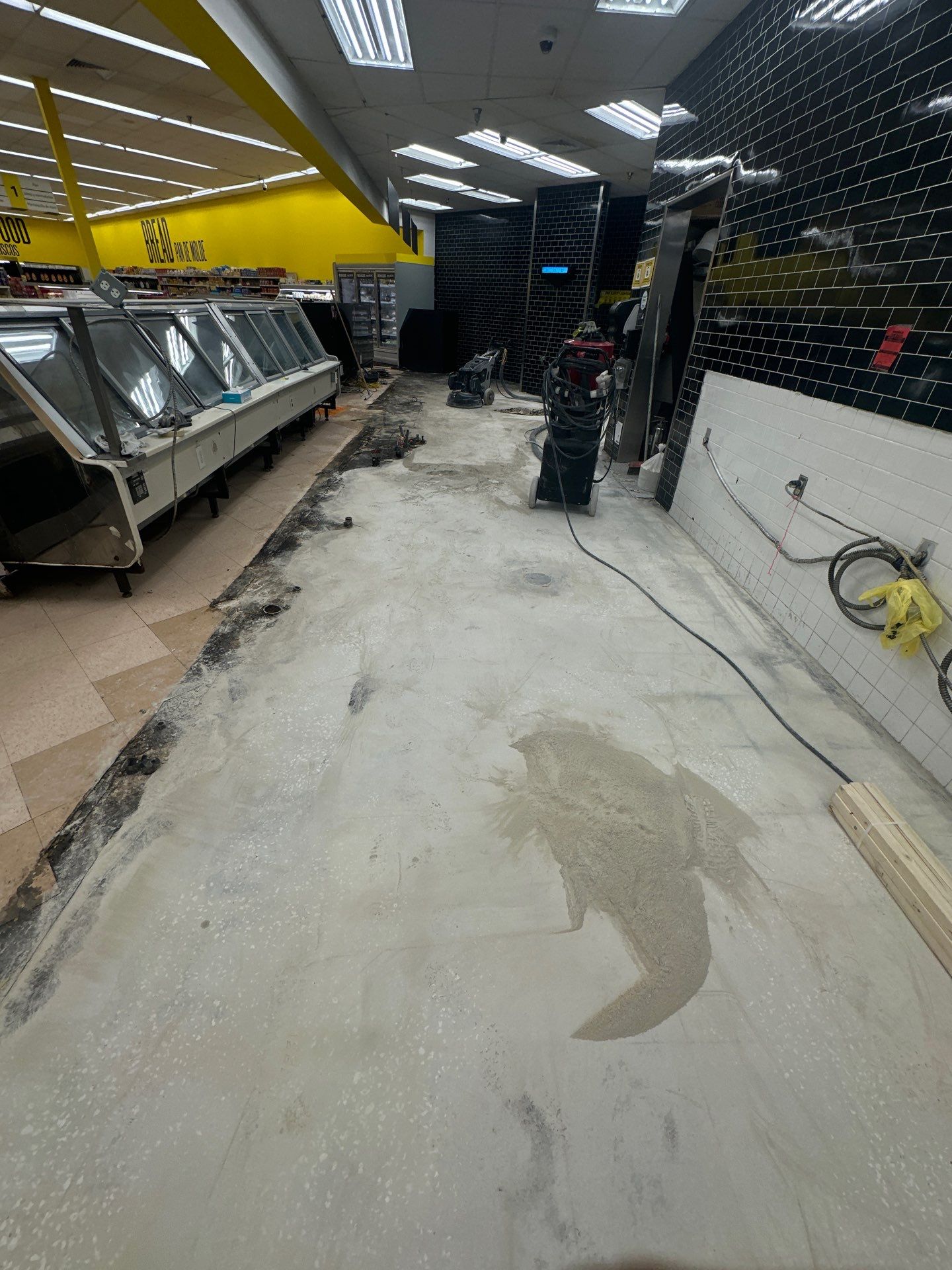 Fresco y Más Food Prep Area by Seamless Surfaces