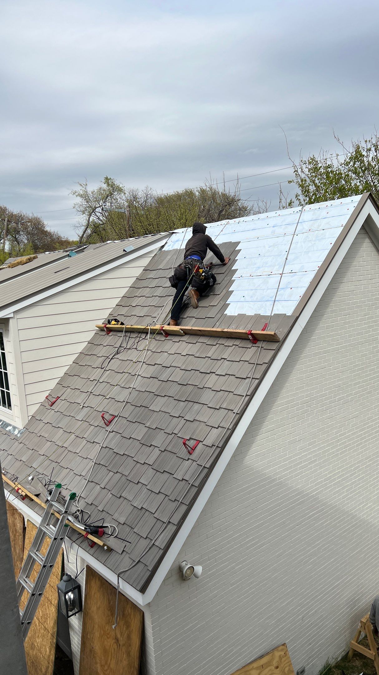 Residential Roofing Installation using DaVinci Multi Width Shake by Harvey Roofing & Construction