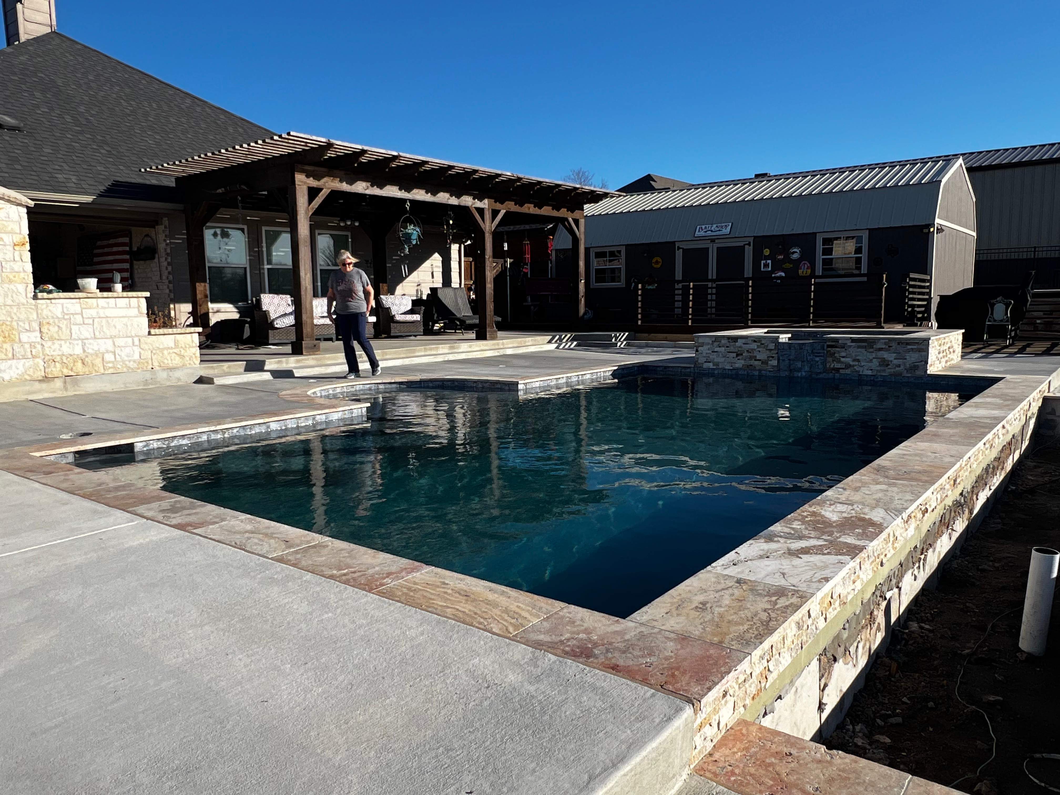 Large Classical Pool and Spa by Pinnacle Pools and Spas - DFW