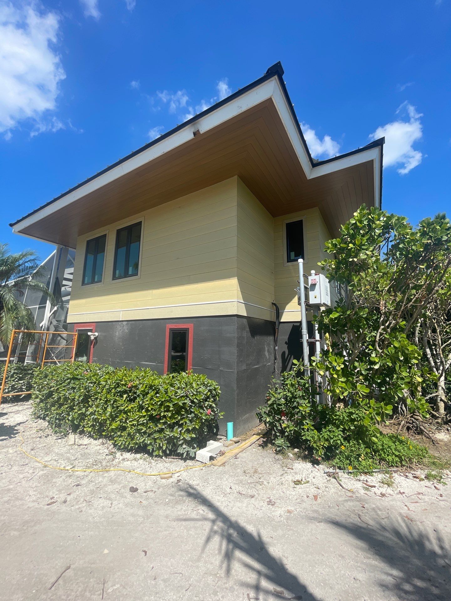 7-Inch Smooth Box Seamless Gutters using Seamless Gutters and Metal Fascia in Sanibel FL by Gutter Professors