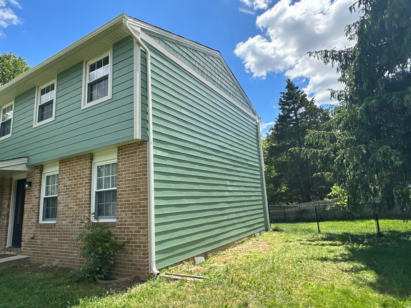 Siding Installation using JH Cedarmill Plank Dream by ExteriorPros