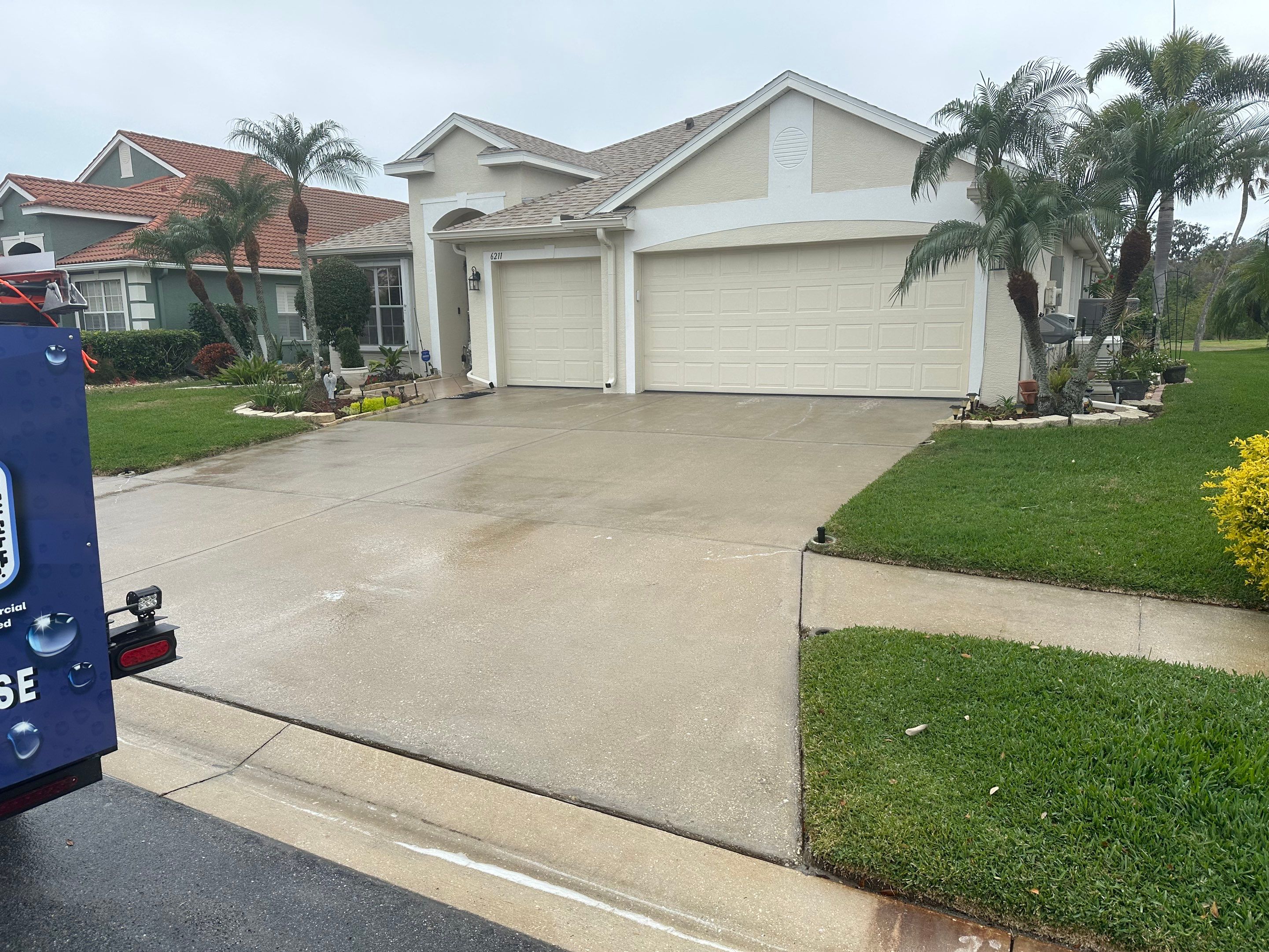 Driveway Cleaning and Rust Treatment - Fairways at Imperial Lakes, Palmetto, FL | Sunshine AquaWash by Sunshine AquaWash