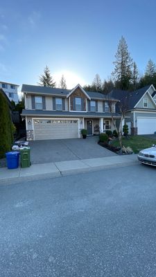 Residential Roofing Installation using OC Oakridge shingles