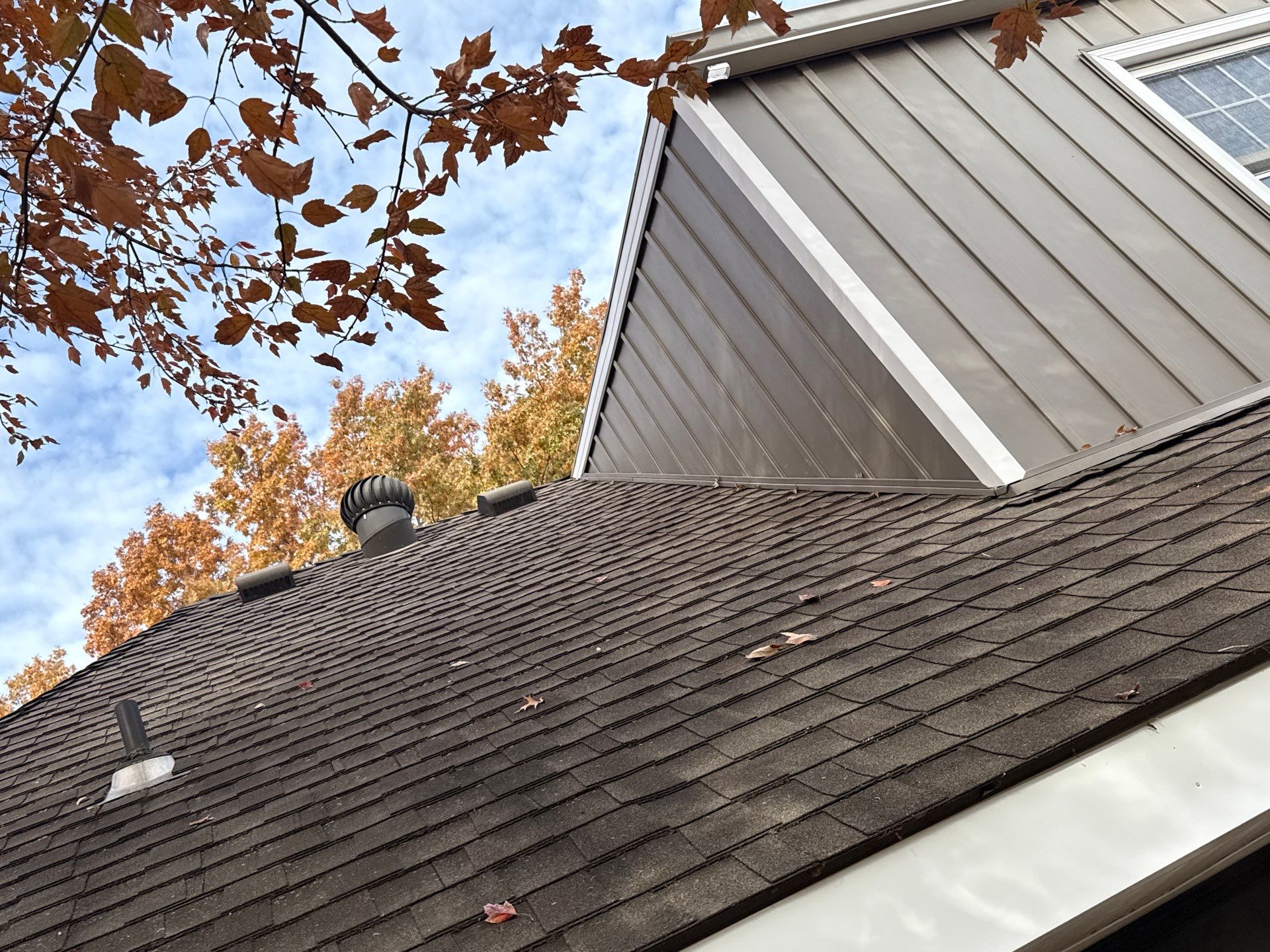 Complete Kansas City Exterior Remodel With IKO Roofing and Craneboard Siding by EEC Windows, Siding & Roofing