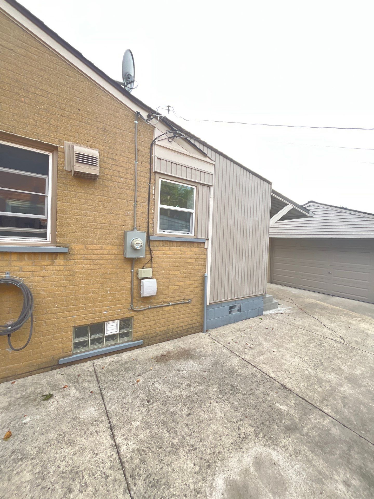 Siding Replacement using Alside Odyssey D4" Tuscan Clay by 180 Contractors