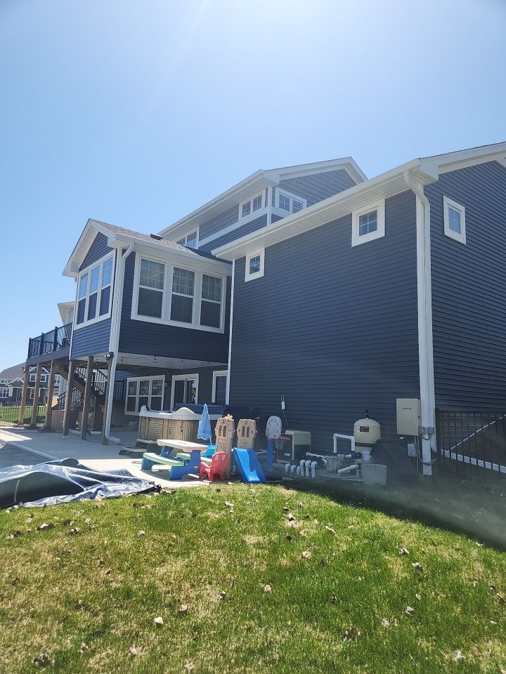 6" Gutters in Corcoran by Next Level Seamless Gutters / Exteriors Inc.