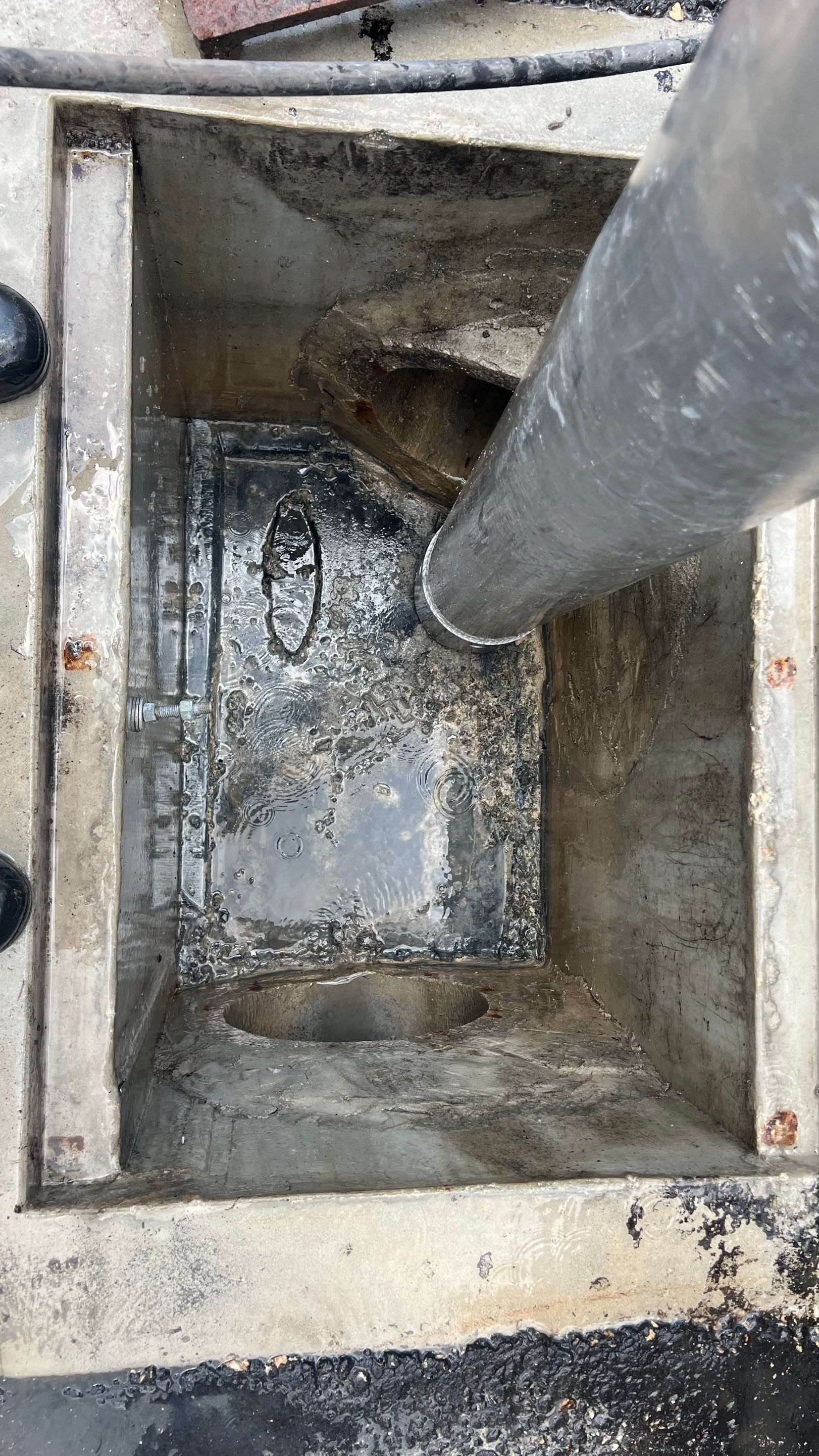 Naples Sunbelt Stormwater Catch Basin Cleaning by APS Power & Water
