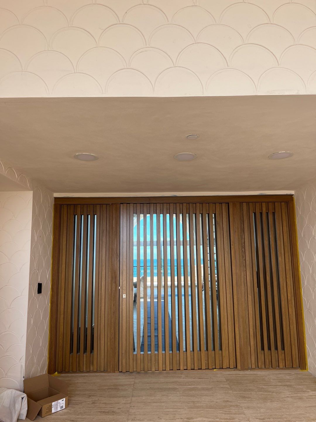 7774 - FISHER ISLAND by Impact Precious Wood Inc.