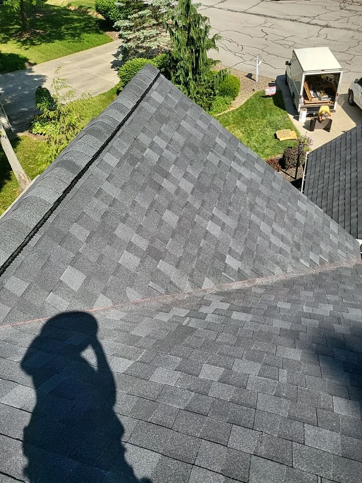 ATLAS PINNACLE COLOR: BLACK SHADOW by Eagle Eye Roofing