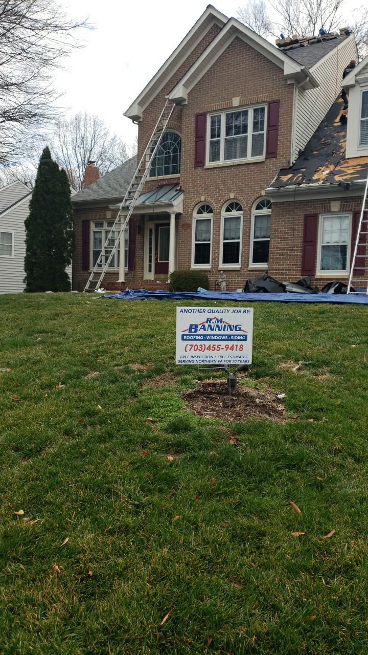 Fairfax Station: CertainTeed Landmark Pro Designer Shingles in Max Def Weathered Wood by RM Banning, Inc.