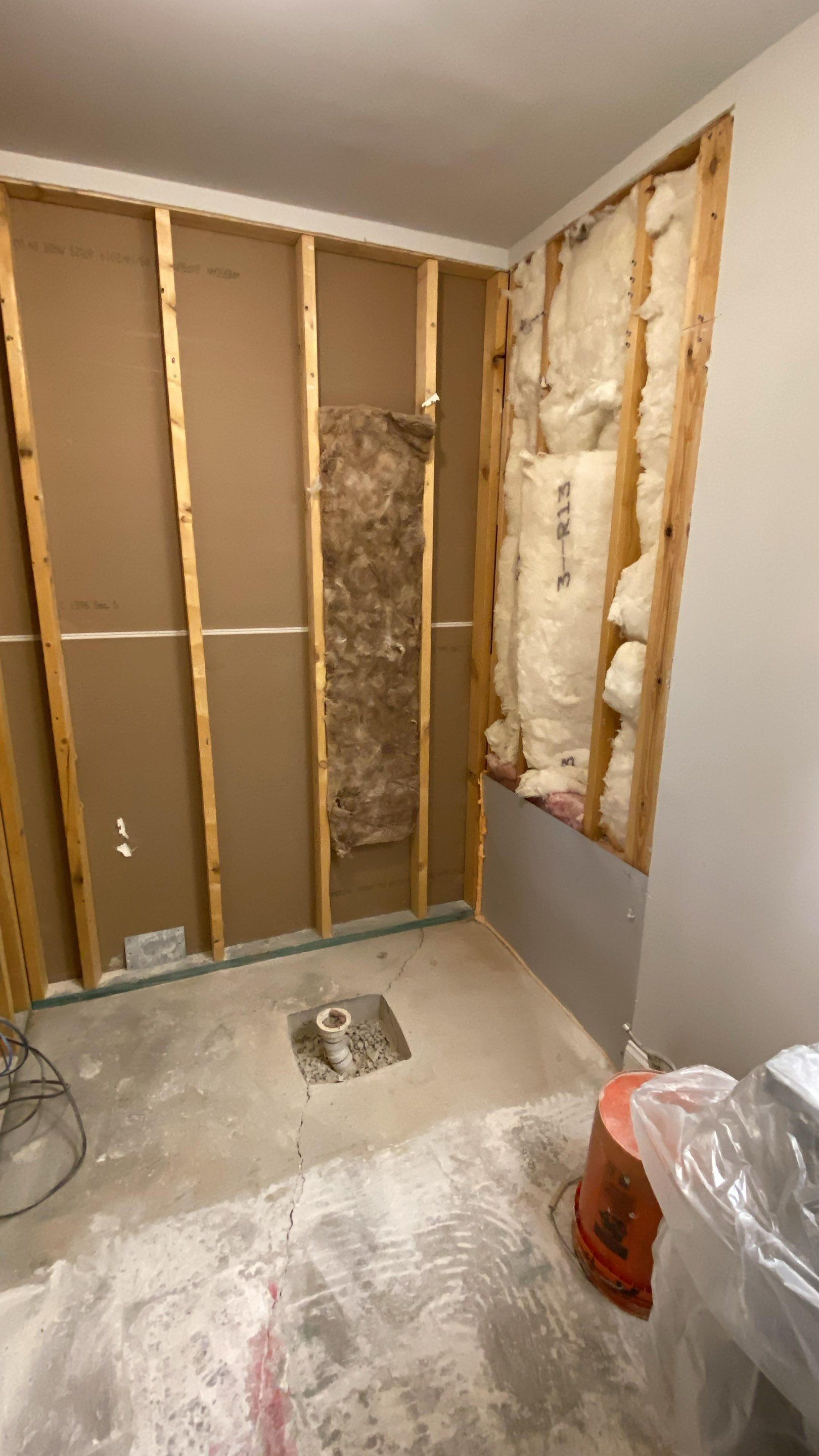 Three showers renovation by Prudencio