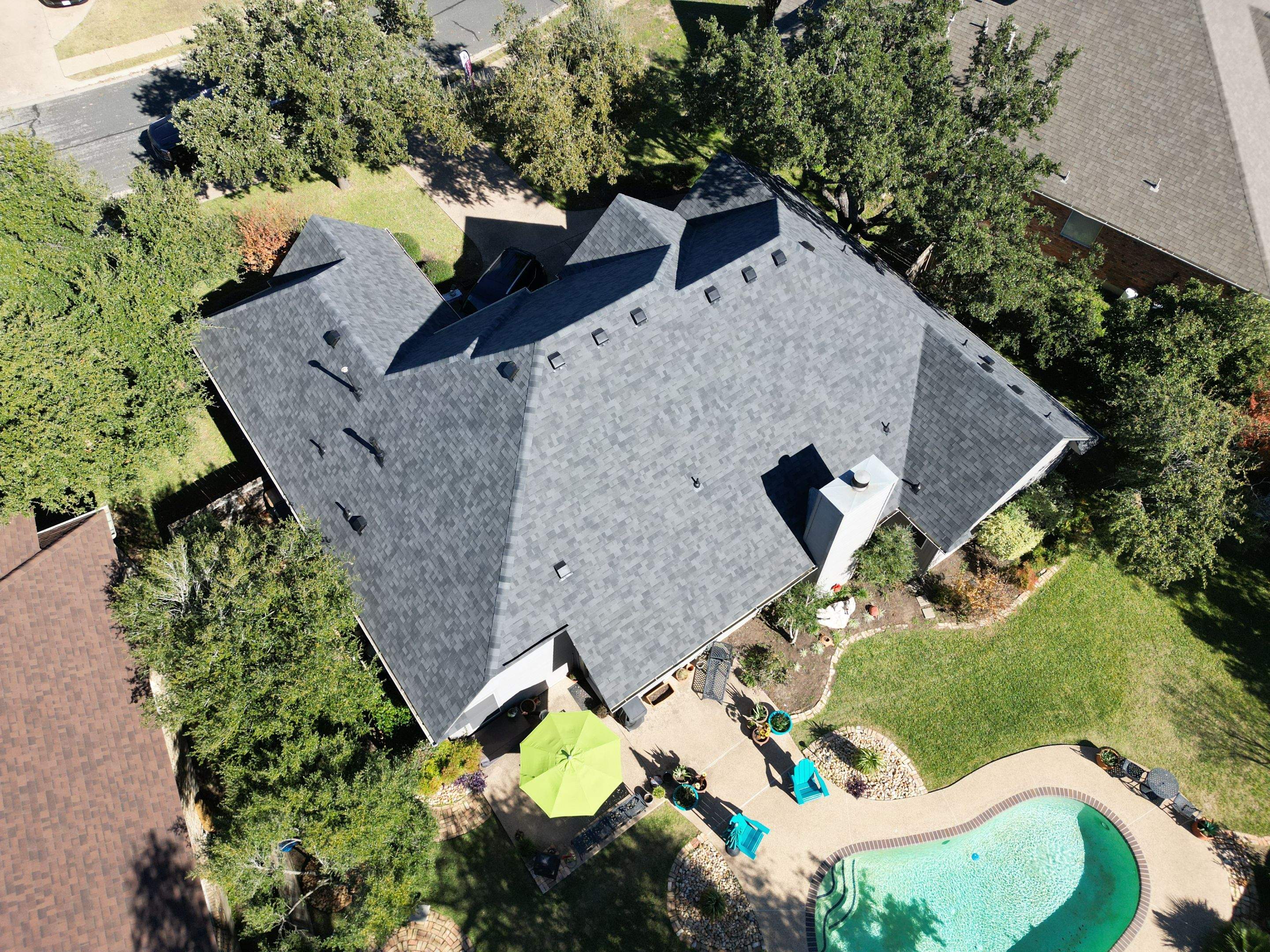 Midnight Black - Malarkey Vista by RoofsOnly.com