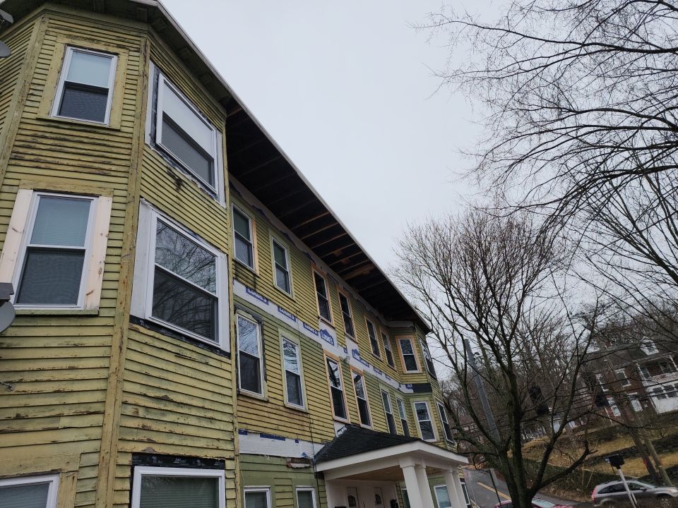 Vinyl siding in Putnam, CT by UBrothers Construction