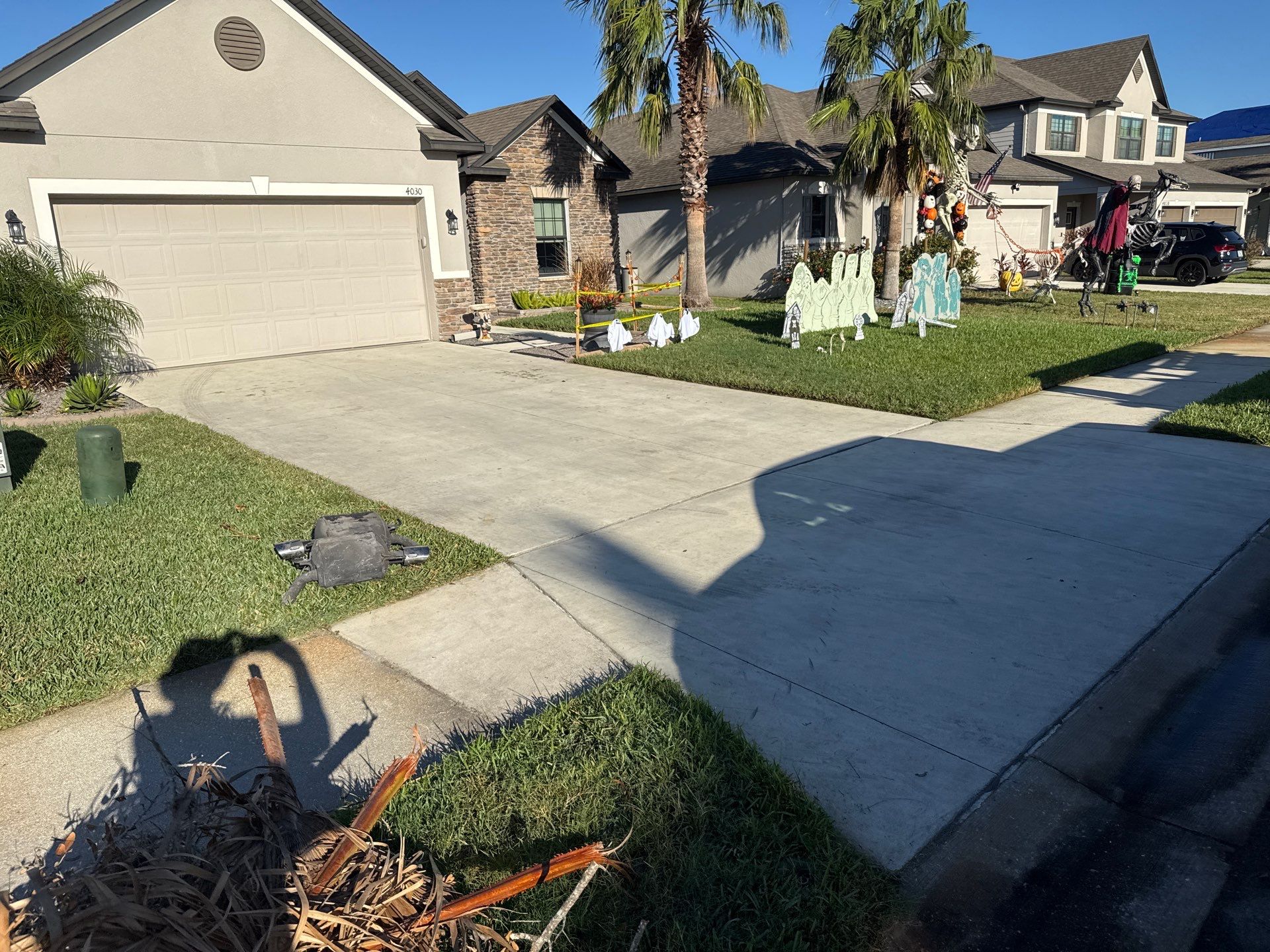 Comprehensive Concrete and Vinyl Fence Cleaning in Willow Walk Community, Palmetto, FL by Sunshine AquaWash
