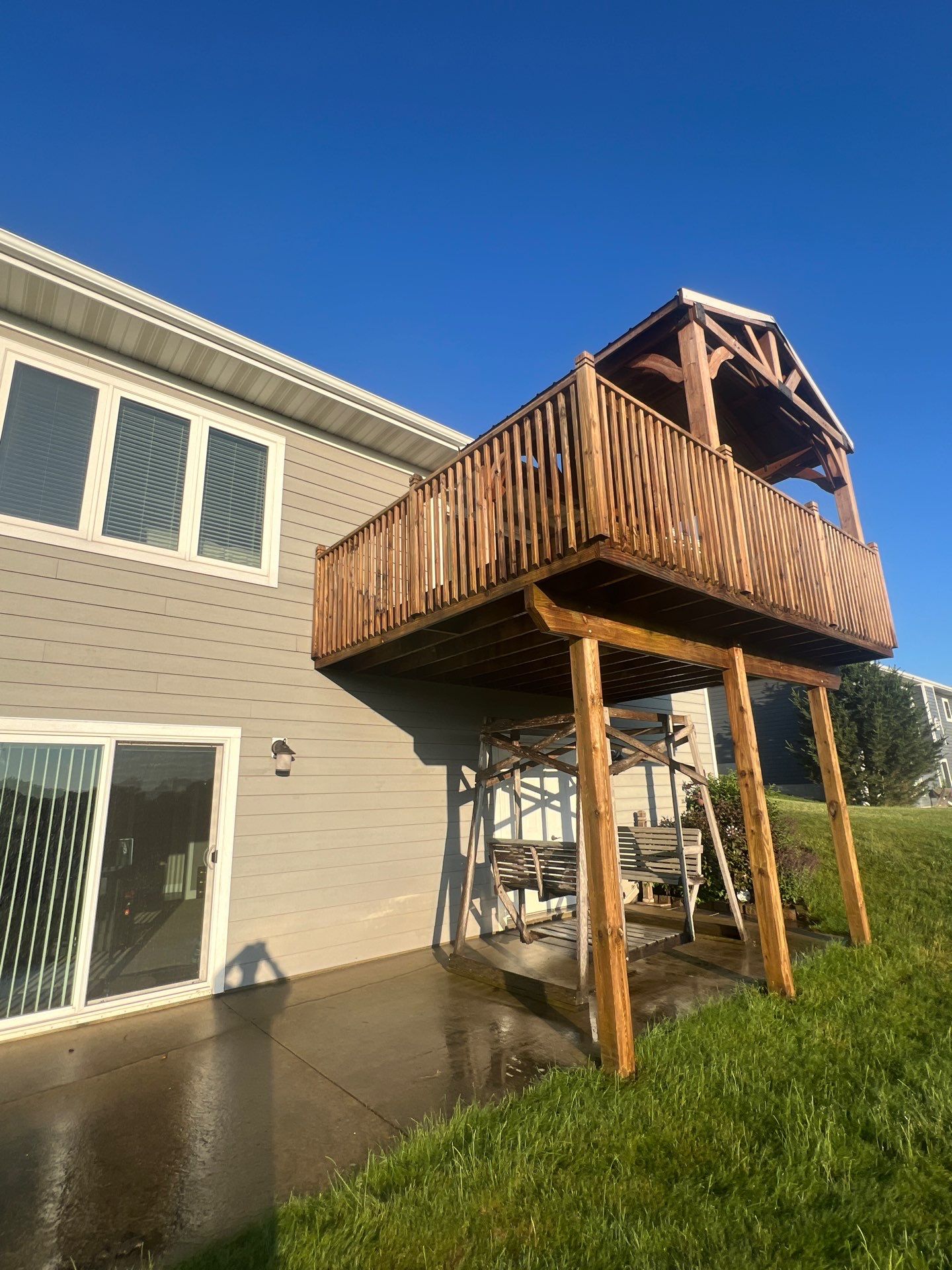 Deck Staining by Grandview Painting
