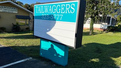 Monument Sign for  Tailwaggers
