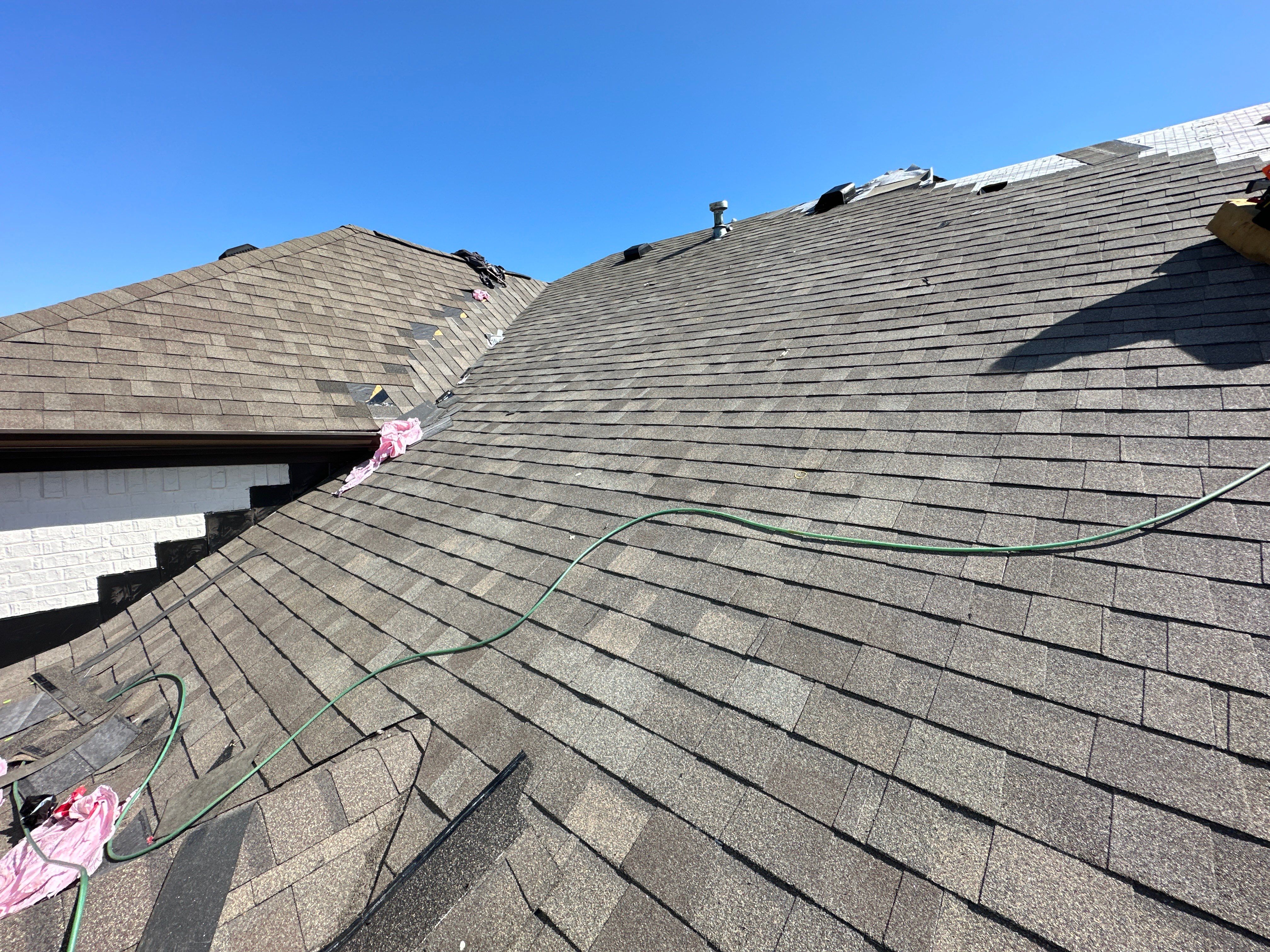 Residential Roofing Installation using Owen's Corning Oakridge Architectural Shingle by Paragon Roofing